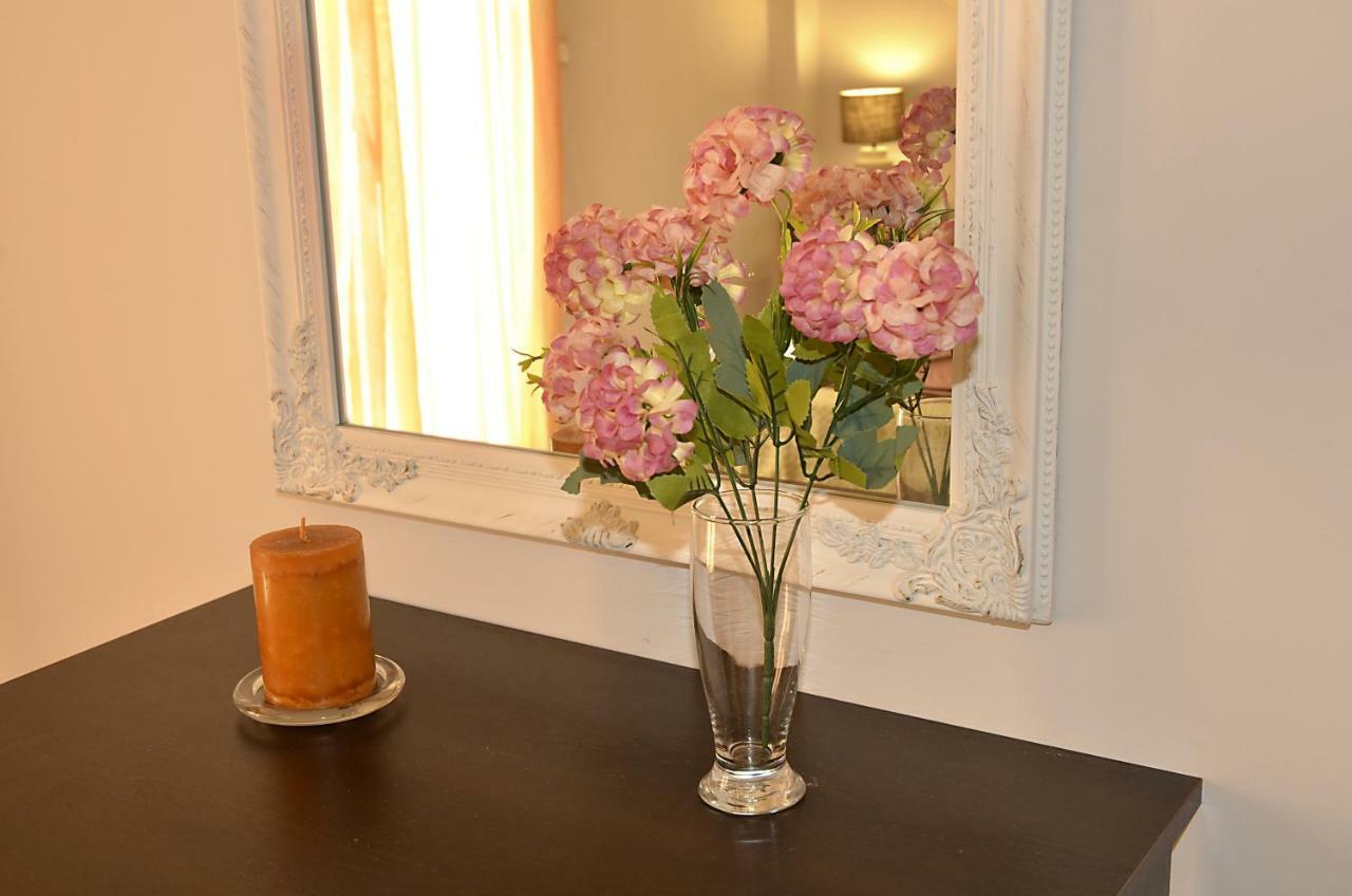 Just 9 Min From Acropolis Apartment Athena Bagian luar foto