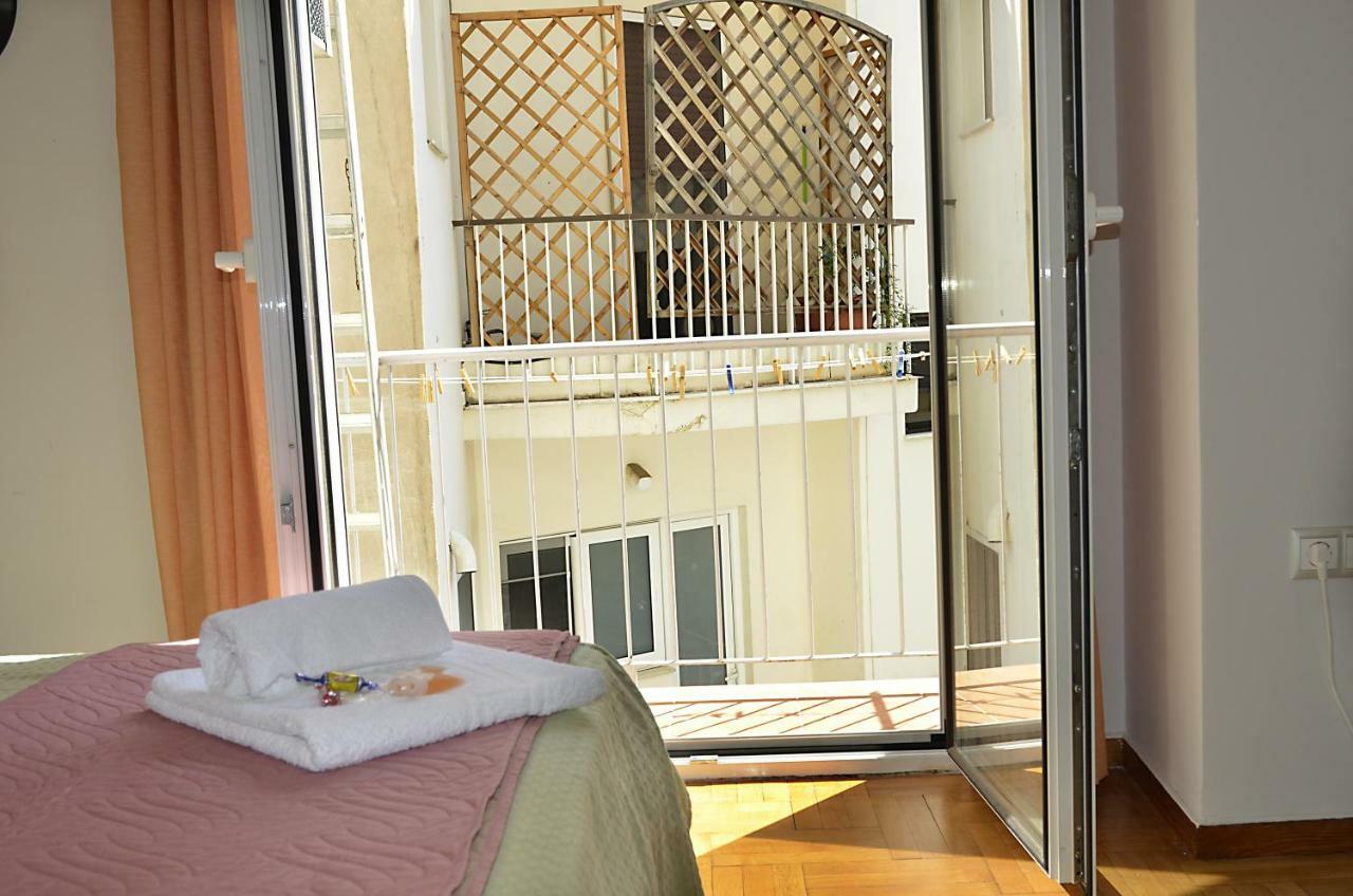 Just 9 Min From Acropolis Apartment Athena Bagian luar foto