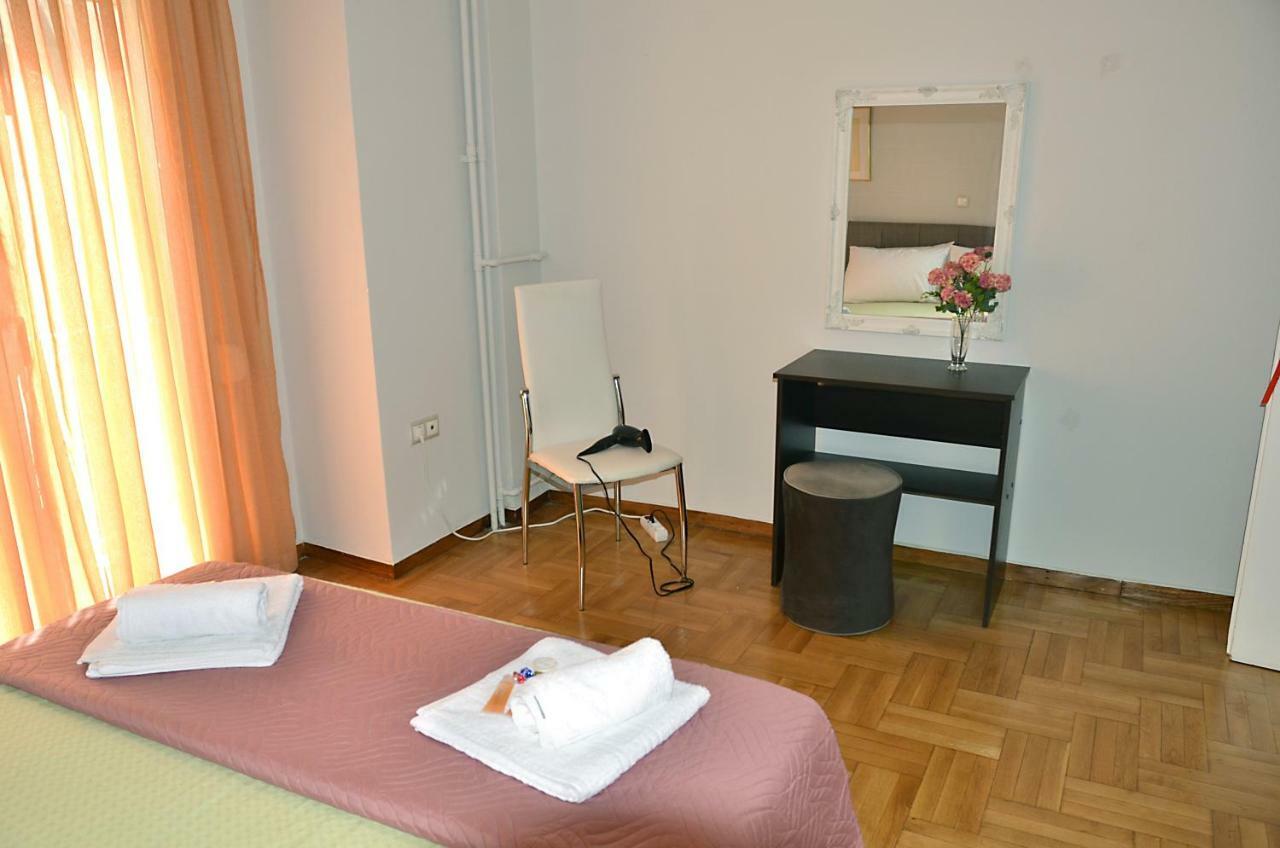 Just 9 Min From Acropolis Apartment Athena Bagian luar foto