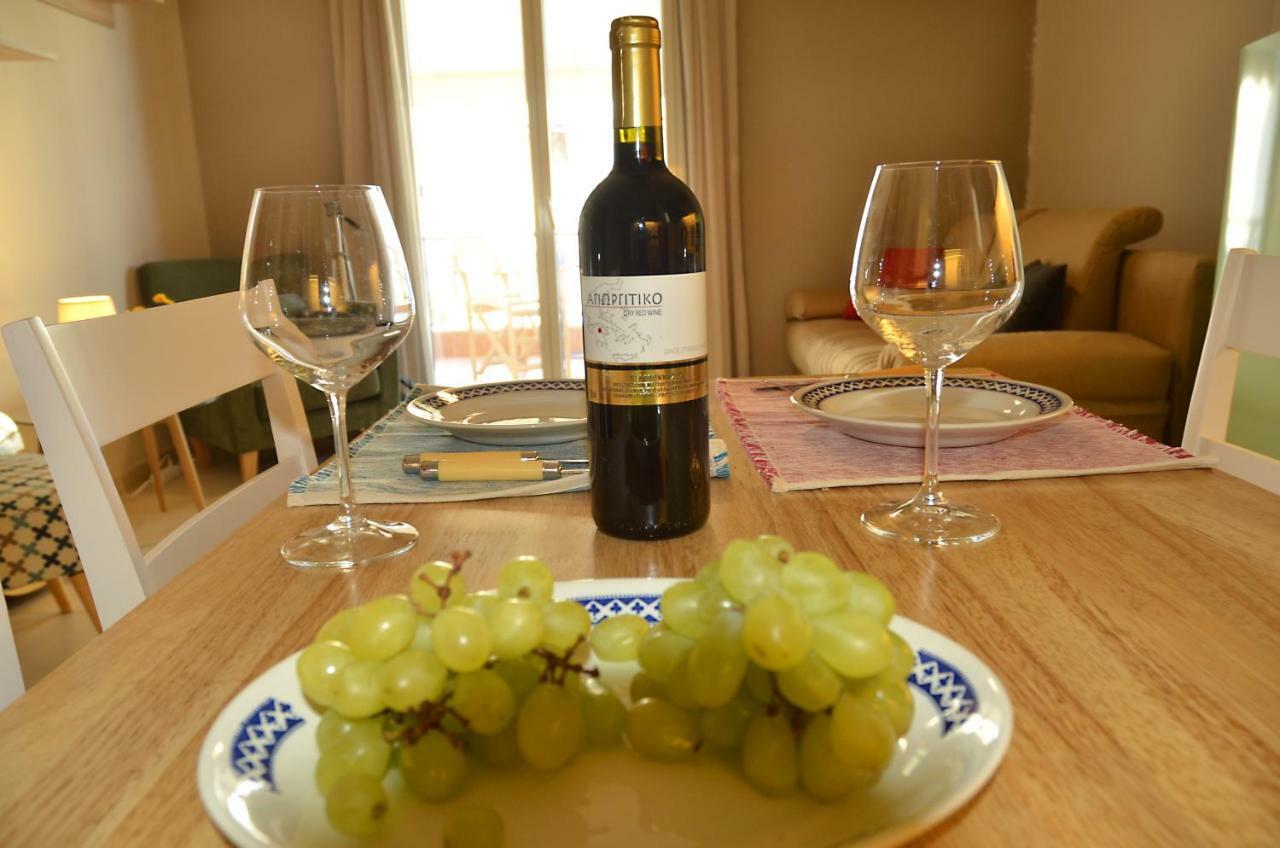 Just 9 Min From Acropolis Apartment Athena Bagian luar foto